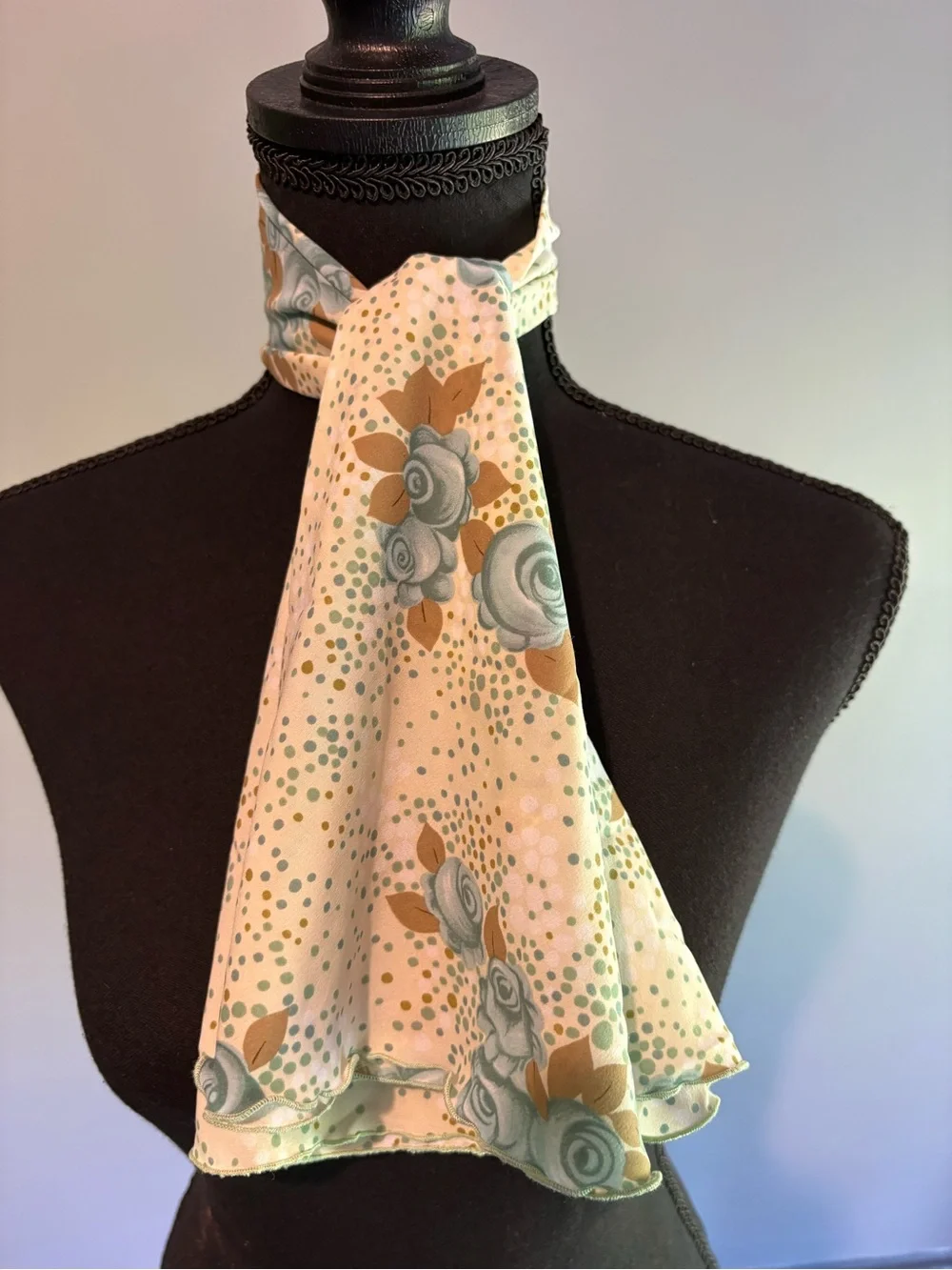 Vintage Ladies Elegant Floral Cream Neck Scarf with Teal Roses